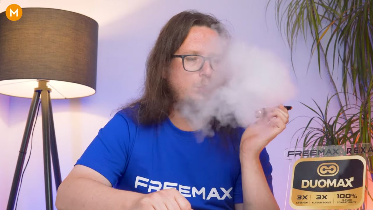 Aiden vaping the FreeMax Rexa Pro pod