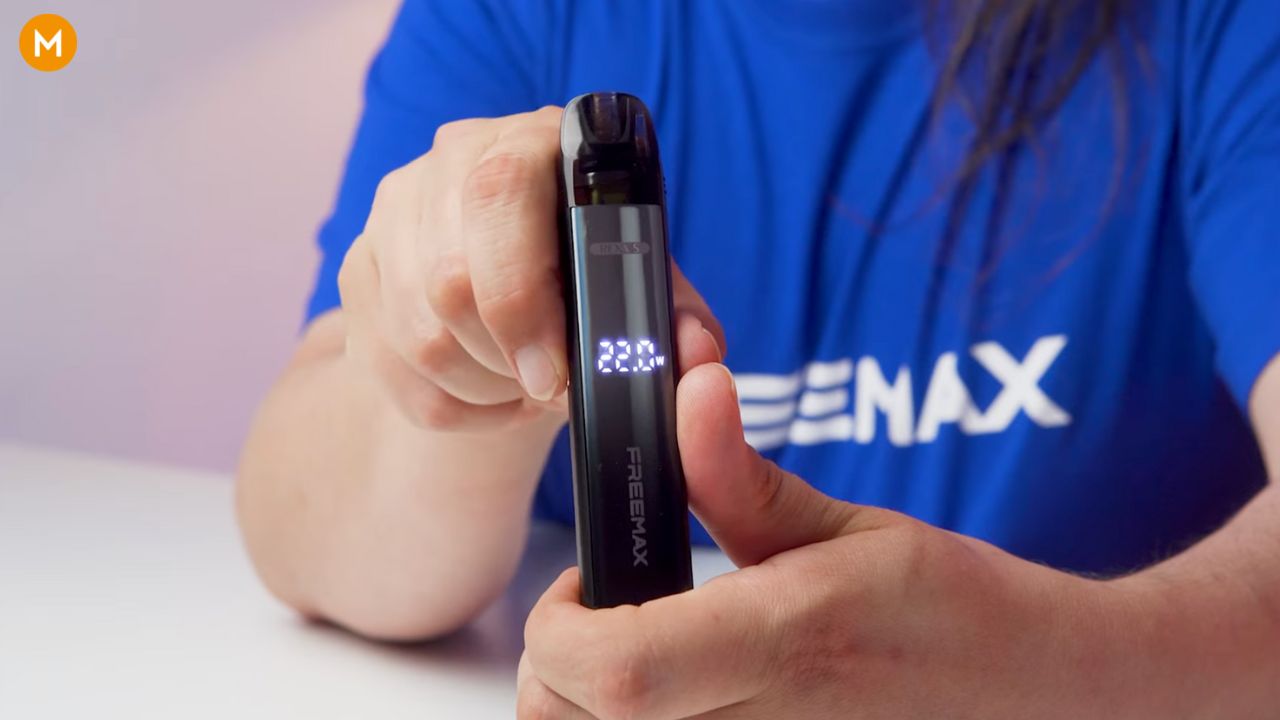 Photo sowing the wattage control of the FreeMax Rexa S