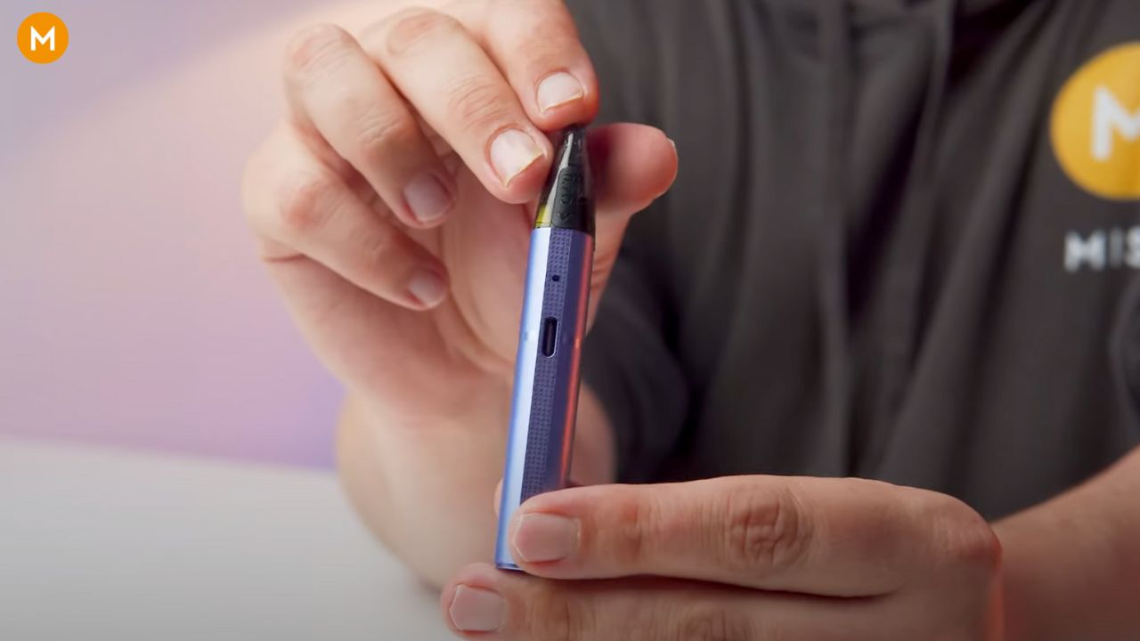 Aiden from MIST showing the charging port of the Argus G3 Mini